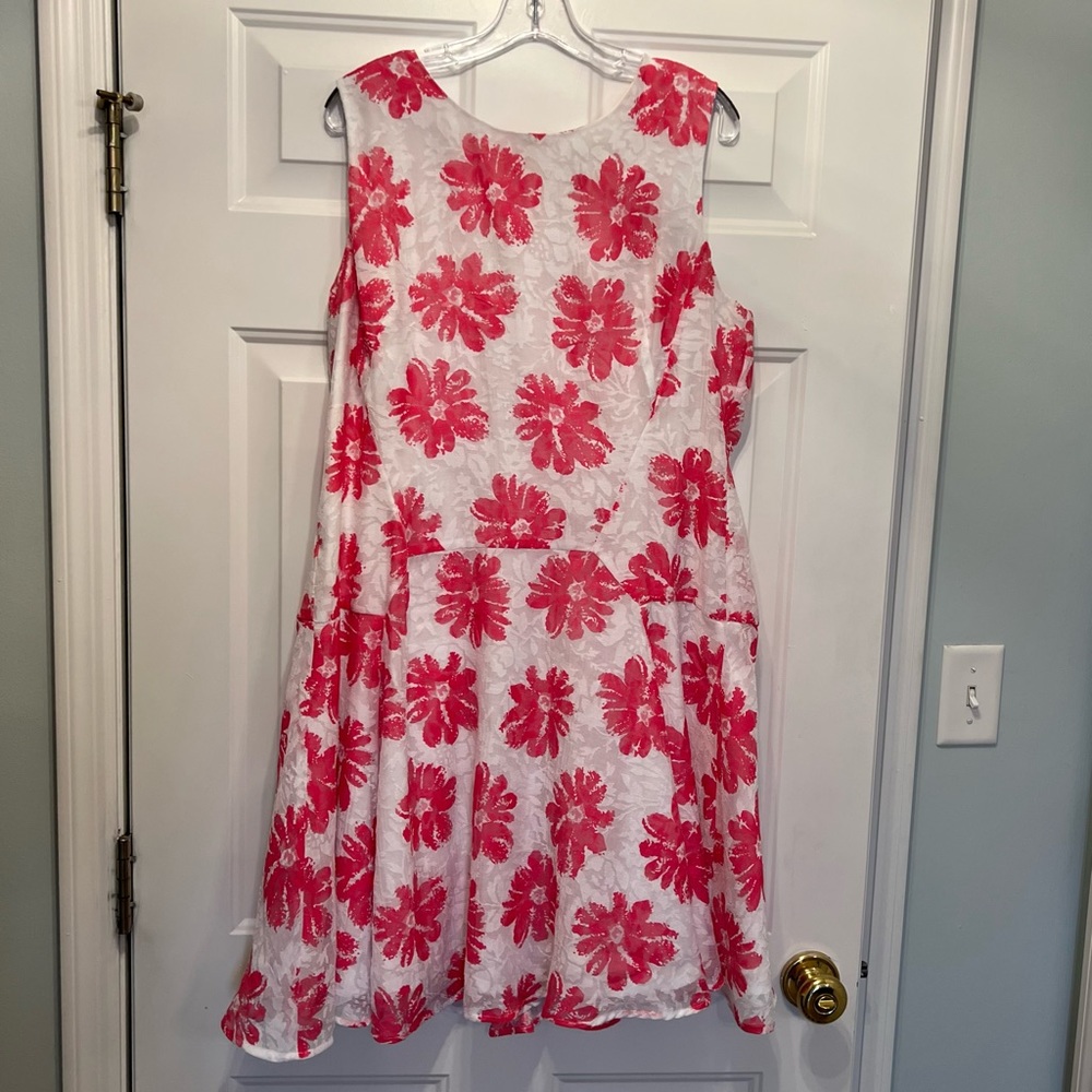 Tommy Hilfiger Women’s Sleeveless Floral Print Cocktail Dress